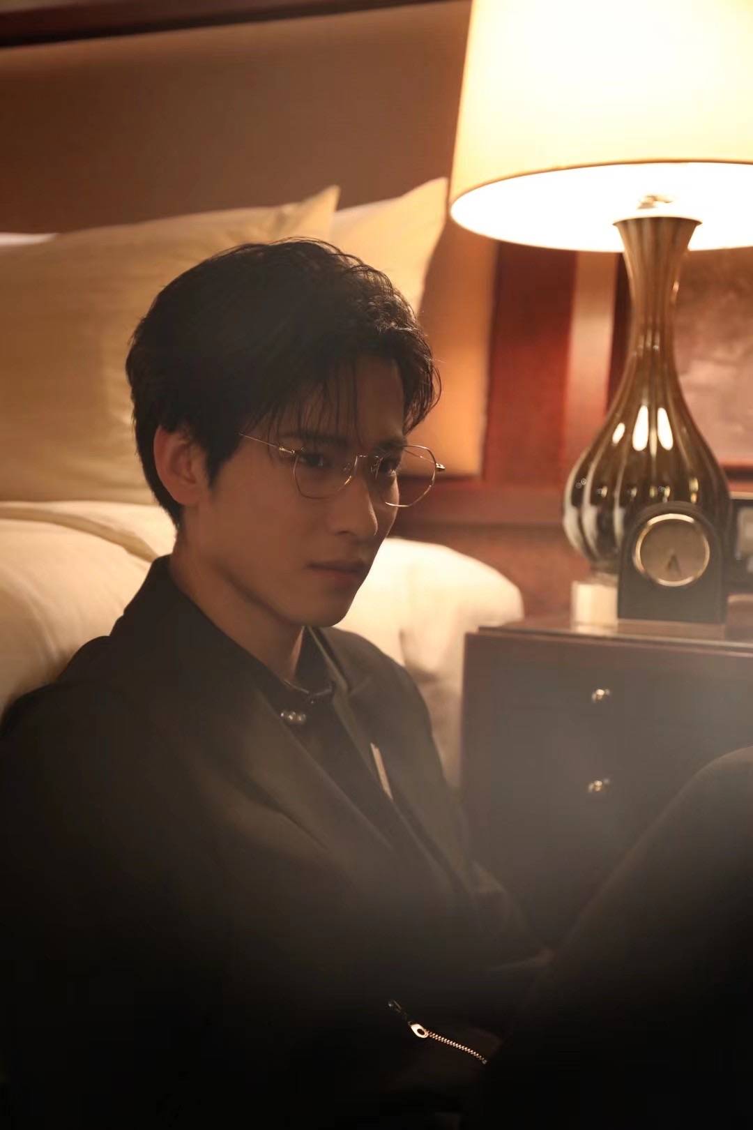 吴昊泽帅气亮相搜狐时尚盛典 《他在逆光中告白2》引