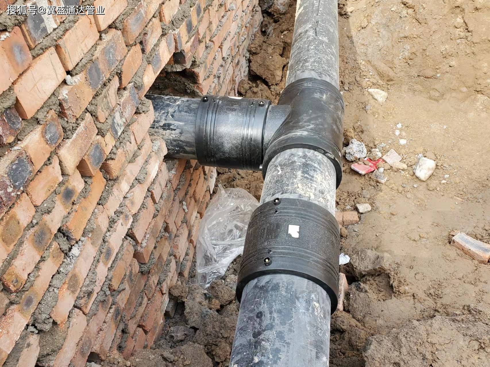 原创山西冀盛通达pe管施工现场实拍图有各种规格pe管施工照片