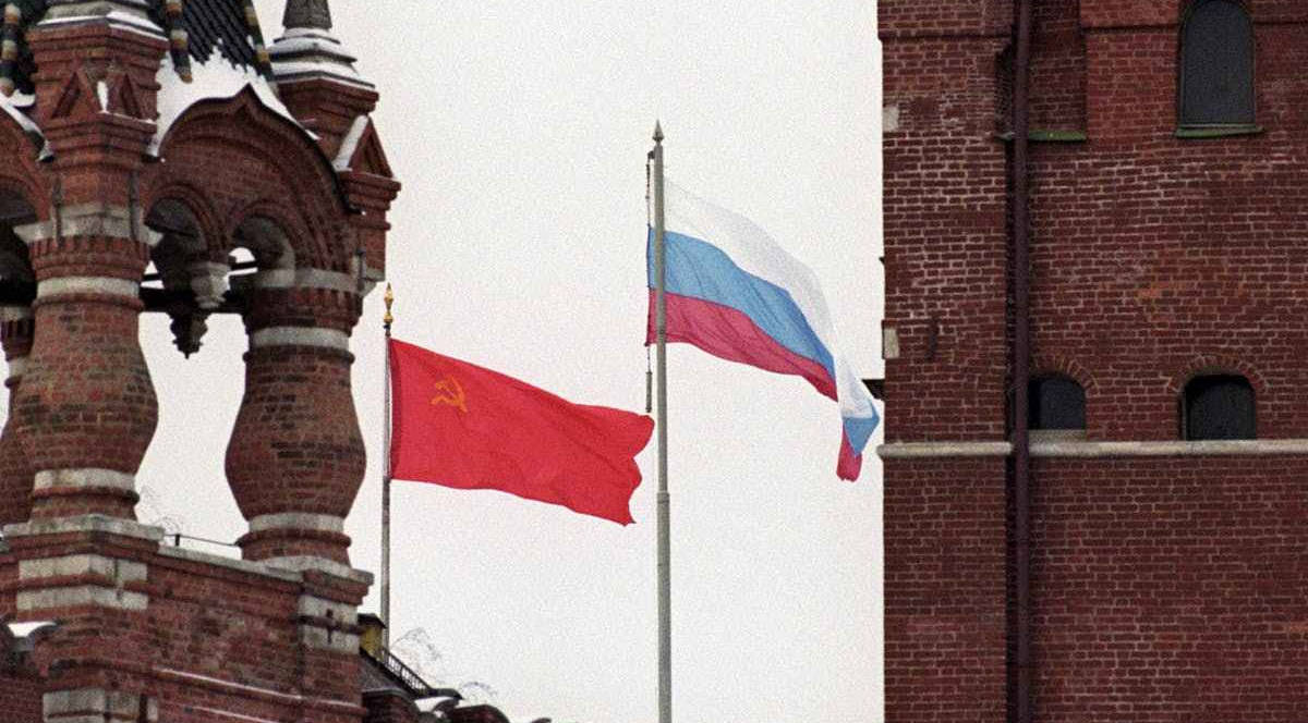 俄罗斯挂苏联红旗图片