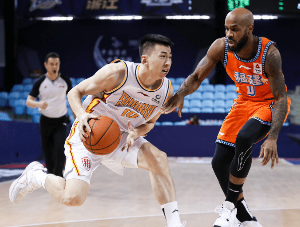 CBA|狂砍97分18板25助！CBA双外援炸裂了 他俩让本土球员成了摆设