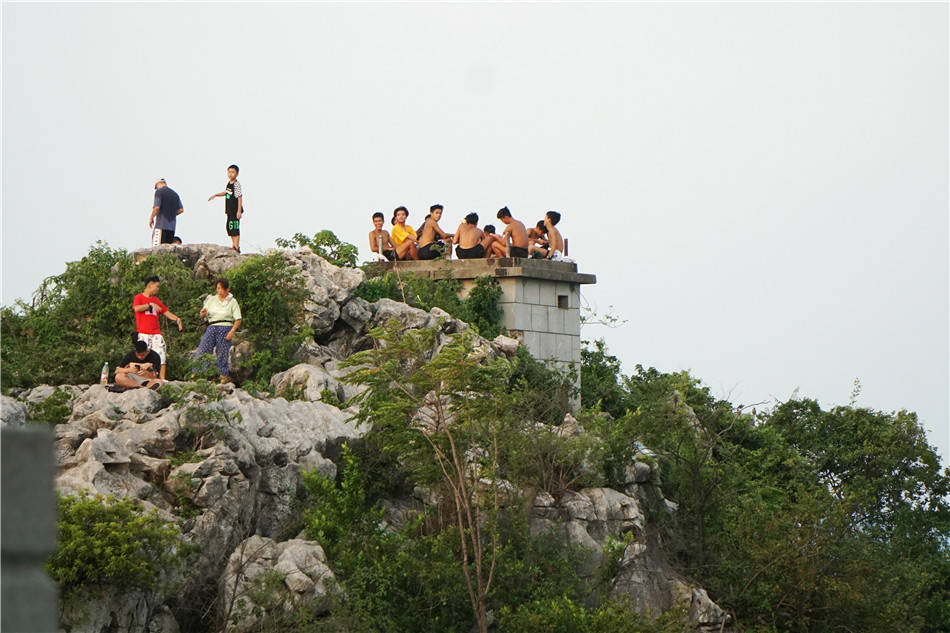 马鞍山|广西：柳州，山环水绕，宏阔博大的江，土山石峰相间中的城