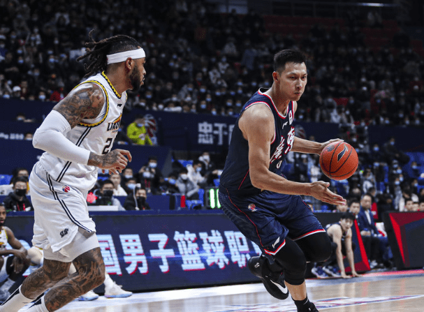 CBA|17分钟狂砍26分！那个熟悉的阿联回来了 单节17分无懈可击