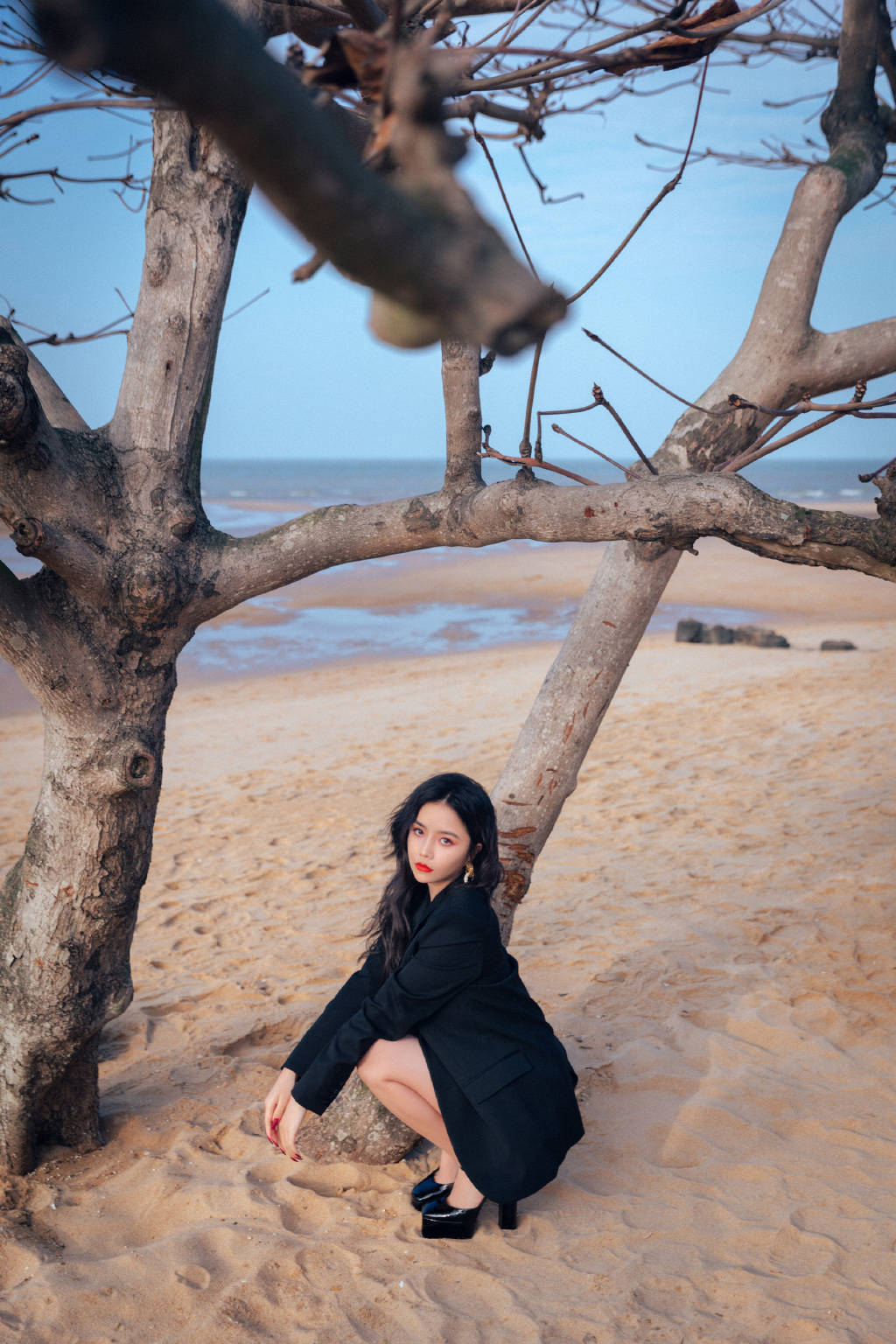 1/5搜狐娱乐讯 1月6日,安崎最新写真美照曝光,她