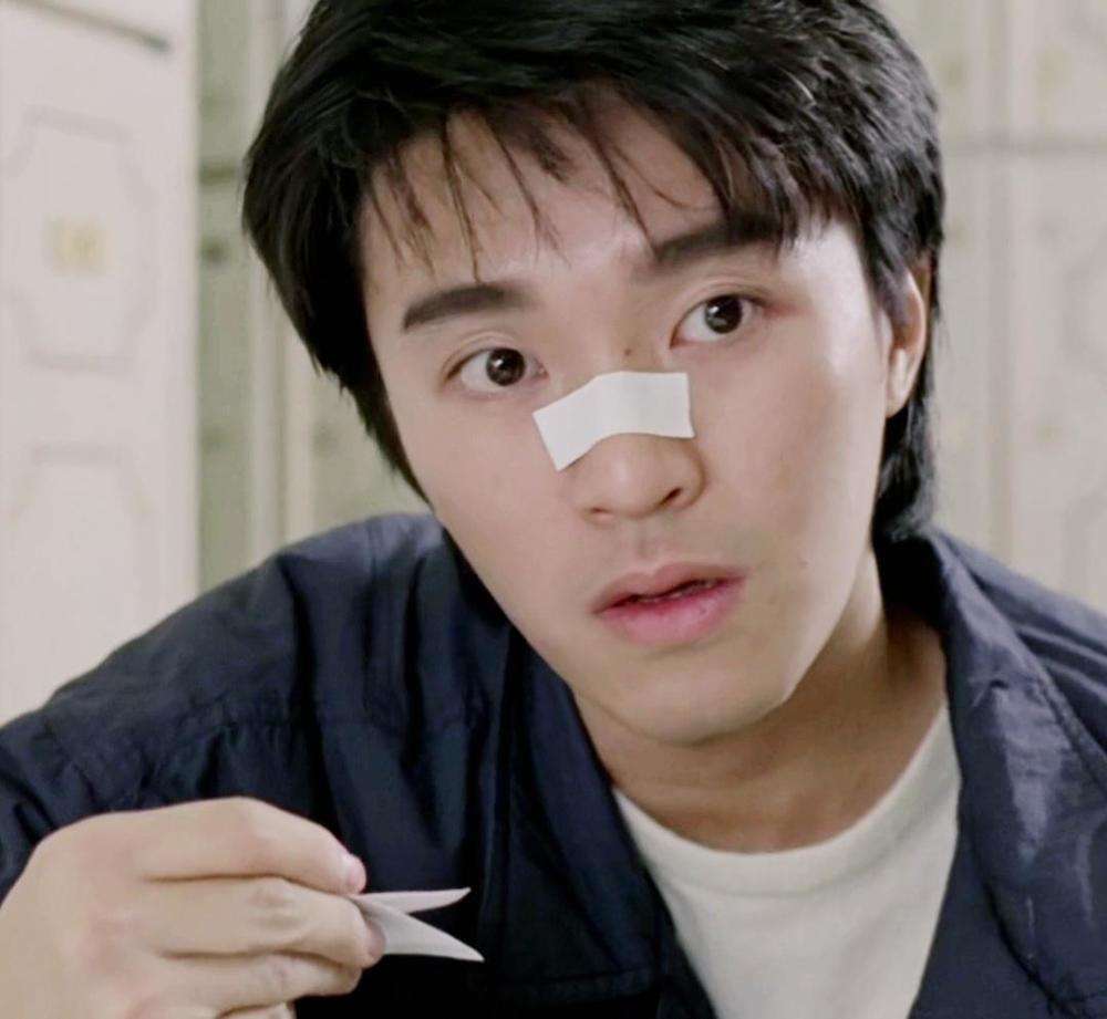 以前的凤凰卫视电影台,一部片的重播次数令人发中指(不知道现在什么样