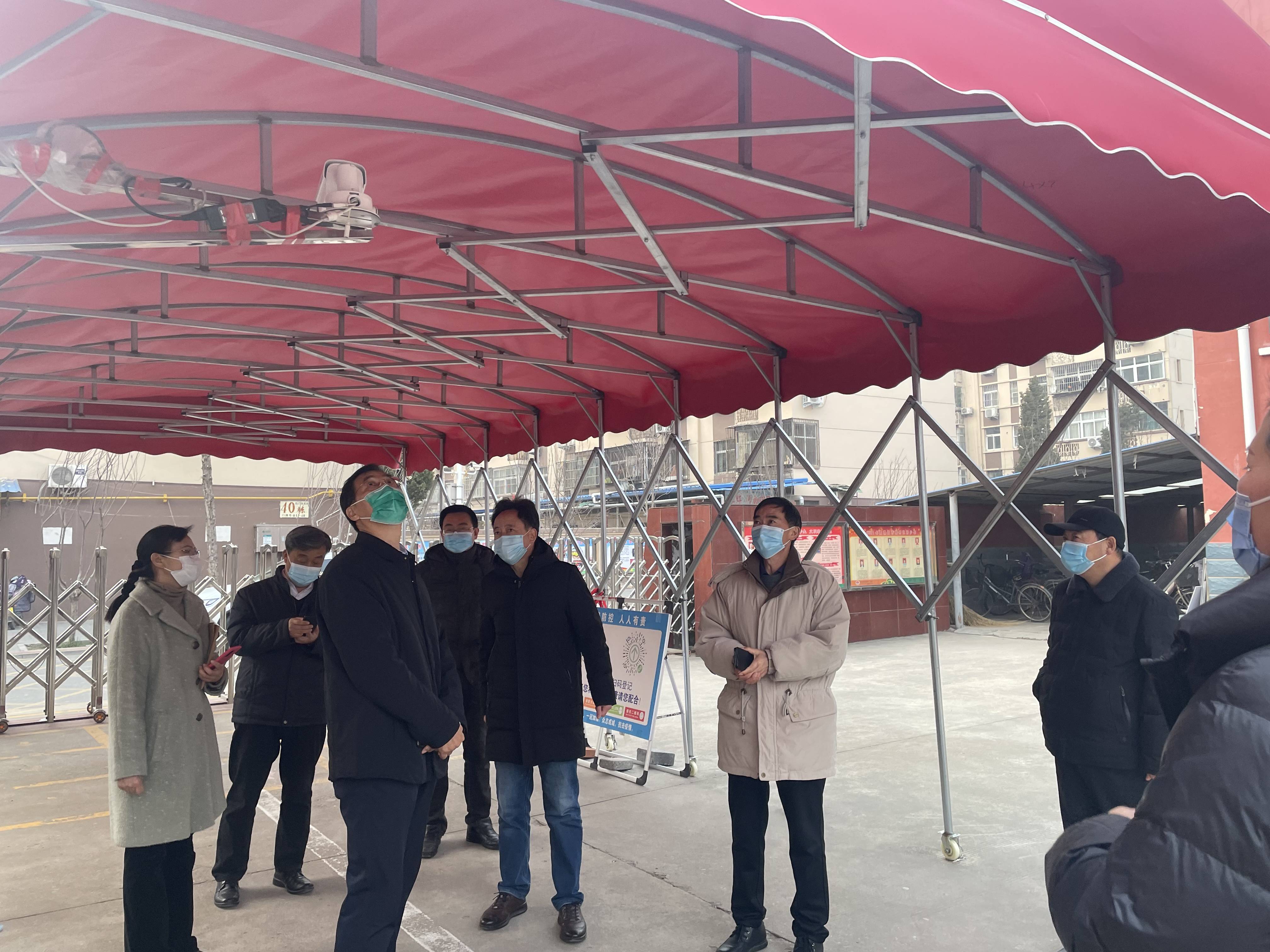 濮阳市油田教育中心副主任孟宪平到市油田十二中检查疫情防控工作