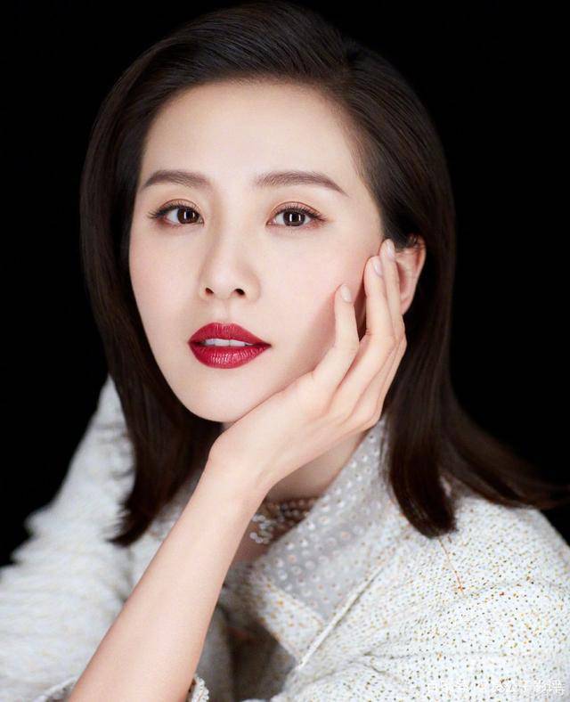 观点评论董思敏院长建议女人睡前养成3个好习惯，皮肤悄悄变白，肤色惹人羡慕！