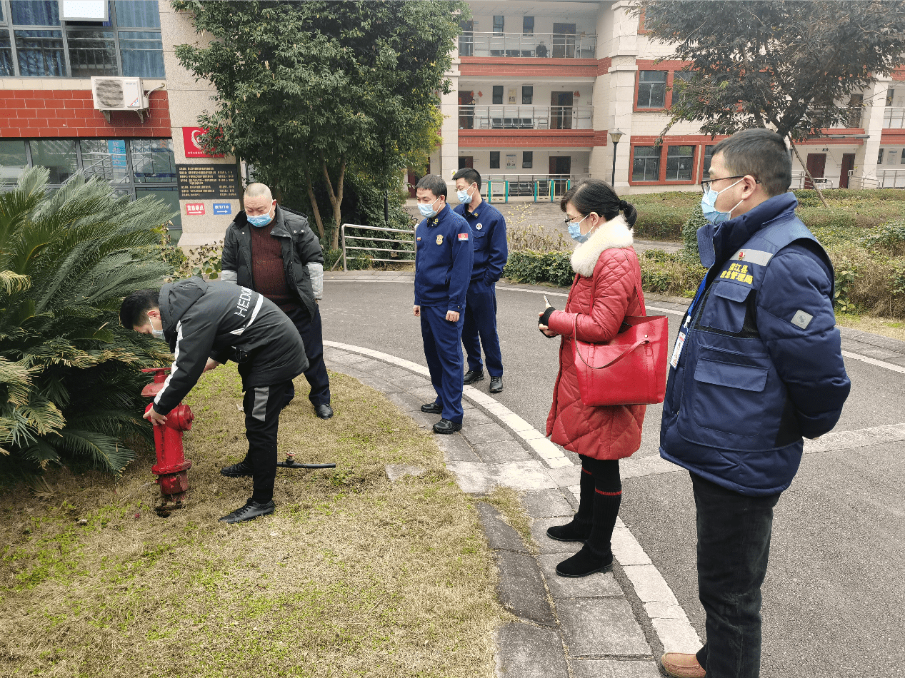 檢查組一行先後深入到壽安敬老院,西來敬老院,大塘敬老院,蒲江縣鑫名