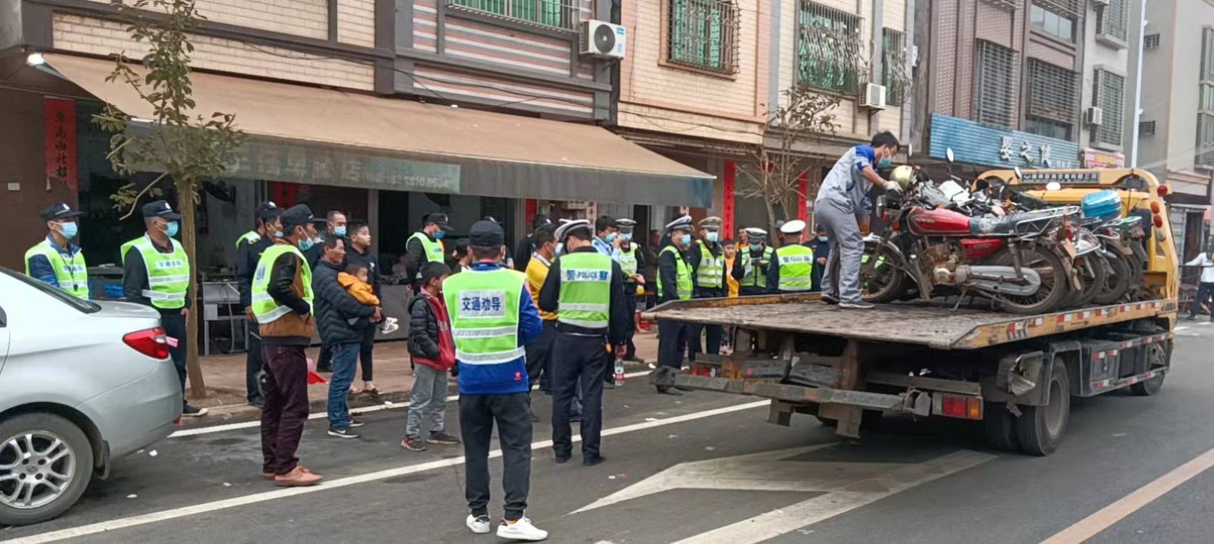 雷州市雷高镇开展"摩电"专项整治行动_头盔_摩托车_电动车