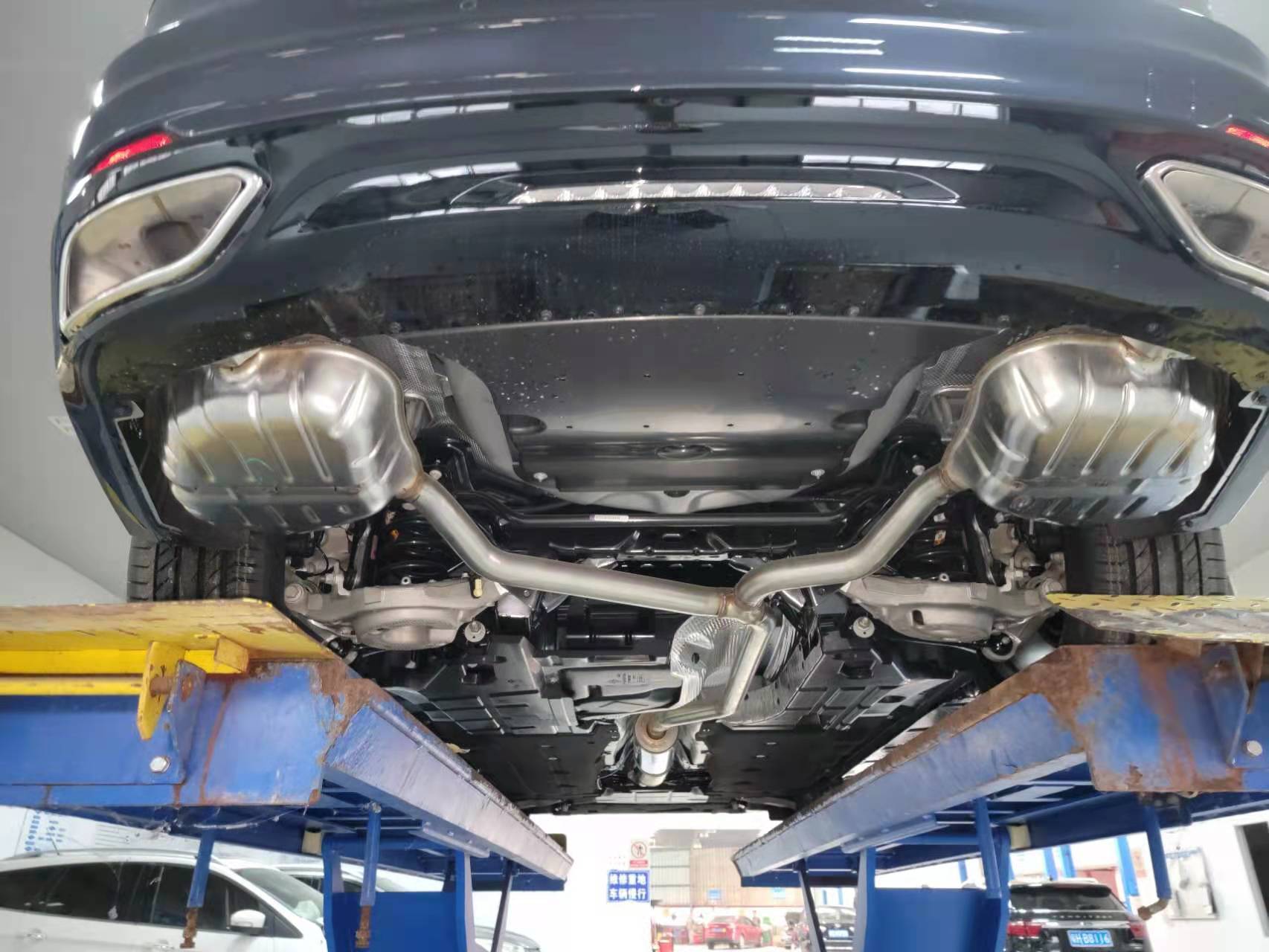 福特金牛座的底盘在同级算什么水平