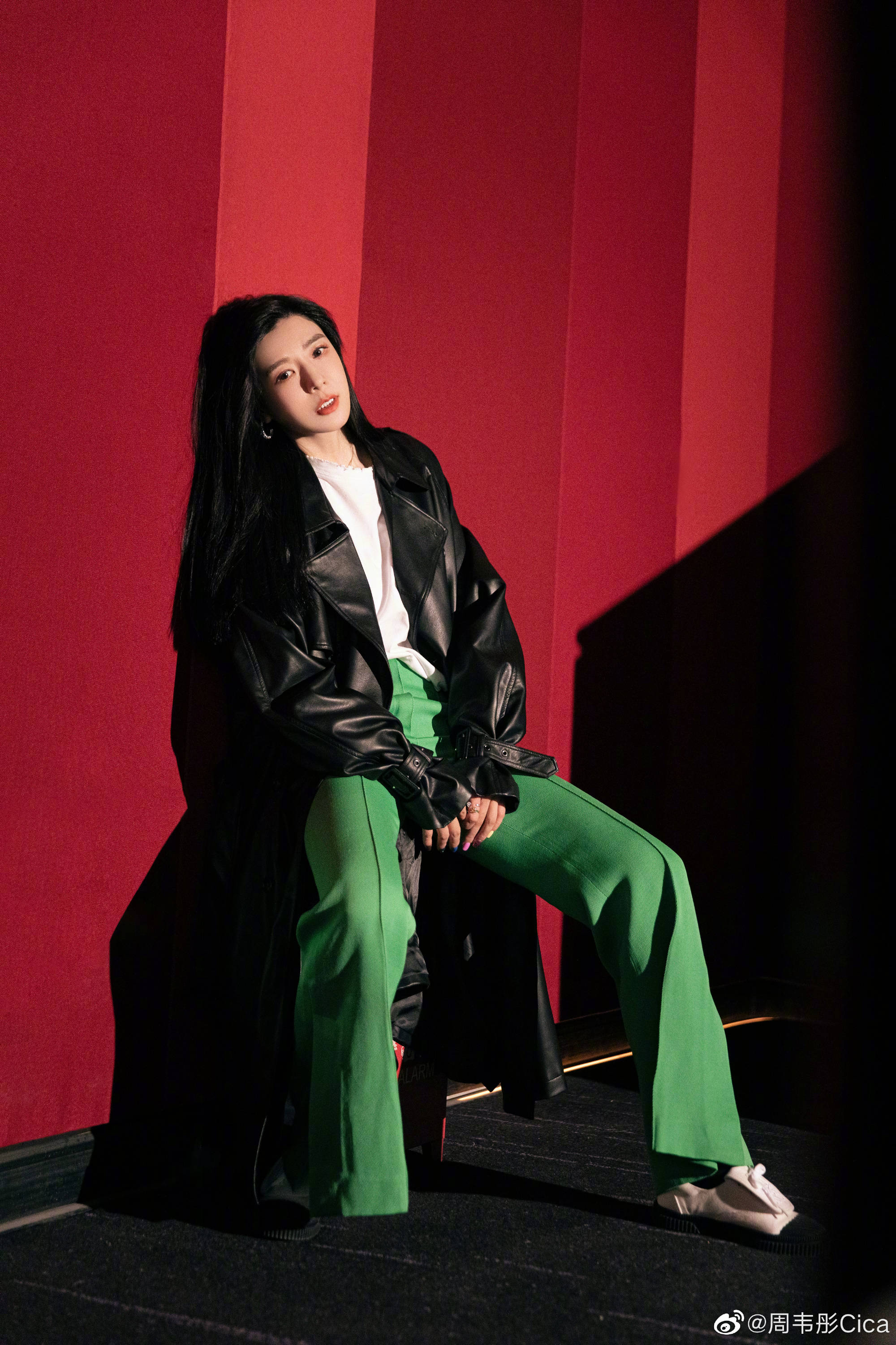 女神|女神周韦彤主演电影《惊天侠盗团》正在热拍