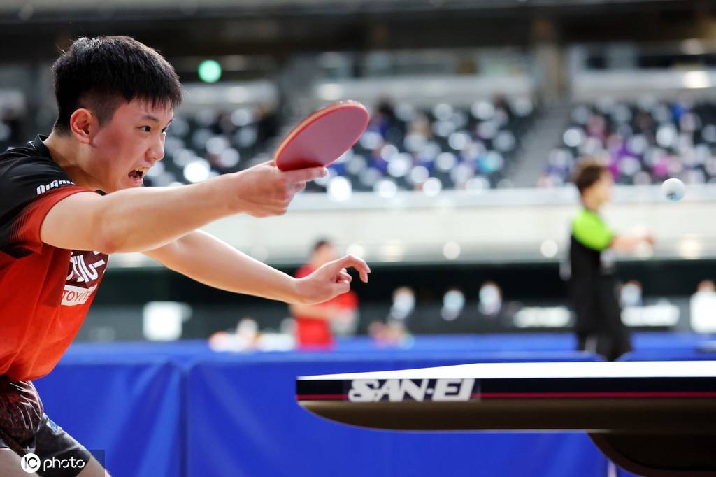 2022年全日乒乓球锦标赛张本智和身兼三项冲冠