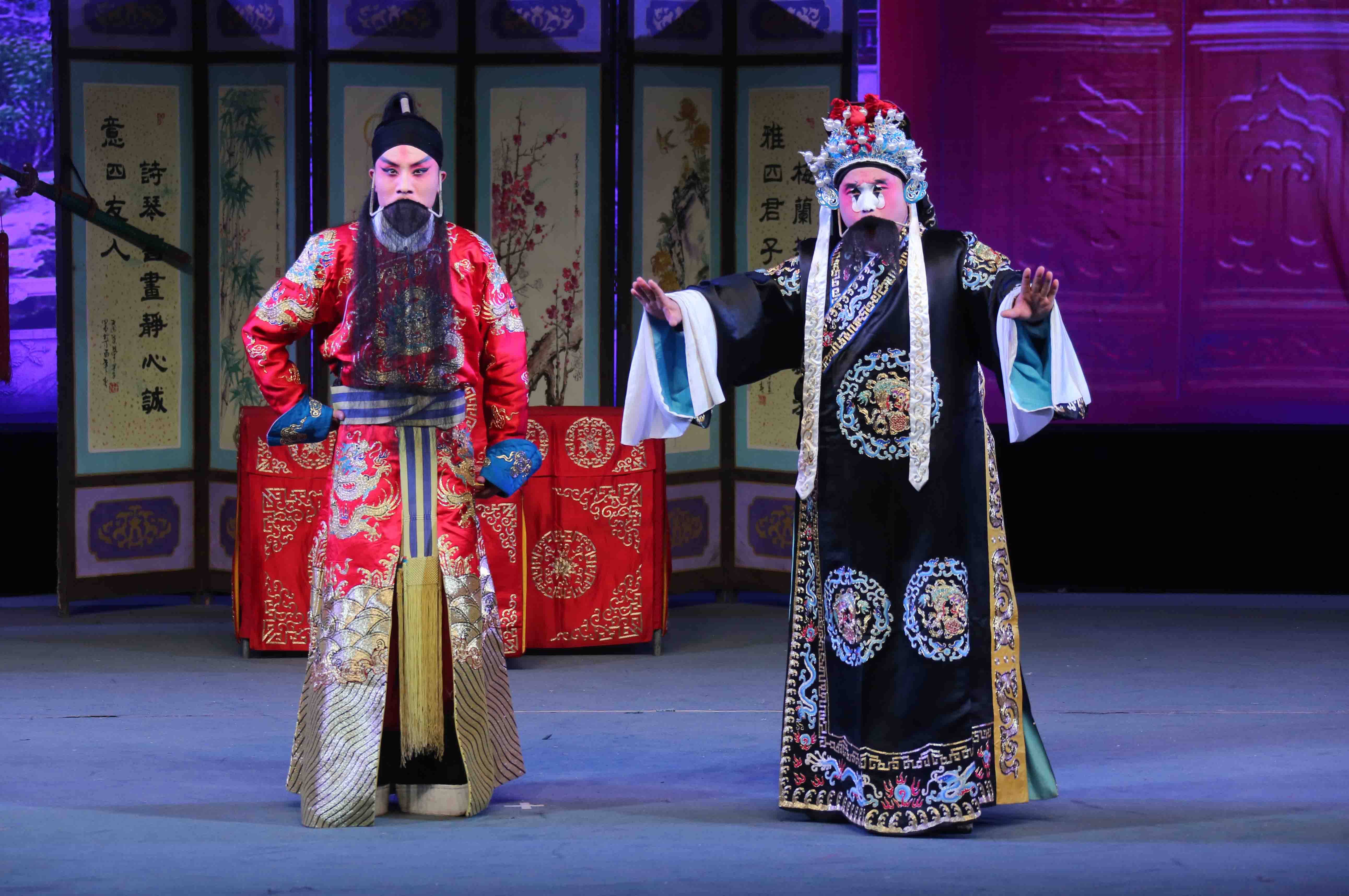 正月里长治市上党梆子剧团在潞安剧院上演三关排宴