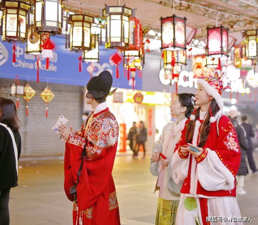 元宵节赏花灯品民俗，青岛台东迷你版“糖球会”上线了！