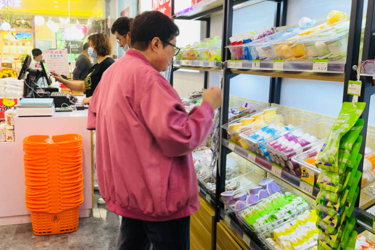 广告|学会这几招宣传,不愁零食店没人气