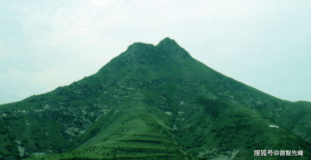 据说汉武帝生前也看好九嵕山这块风水宝地,,但遭到东方朔的坚决反对.