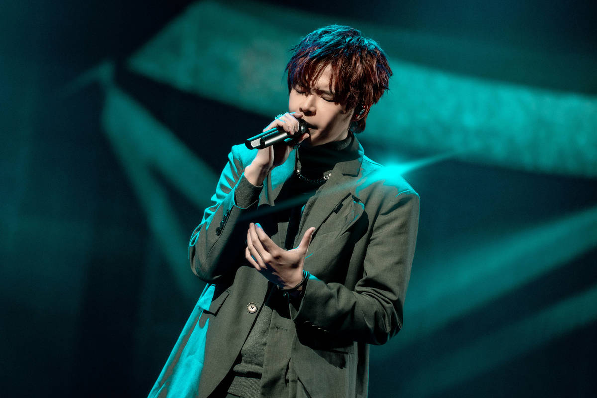 八三夭蝉联kkbox音乐风云榜年度风云歌手组曲连唱燃爆现场