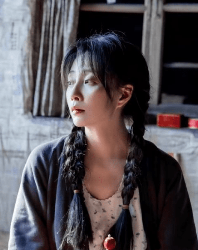 殷桃|〔人世间〕殷桃饰演的“郑娟”原型,从女首富到老赖她是怎么跌落神坛的?