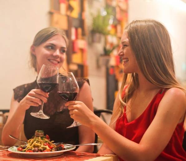 干红酒|今天女生节，我不打算推荐“适合女生喝的葡萄酒”