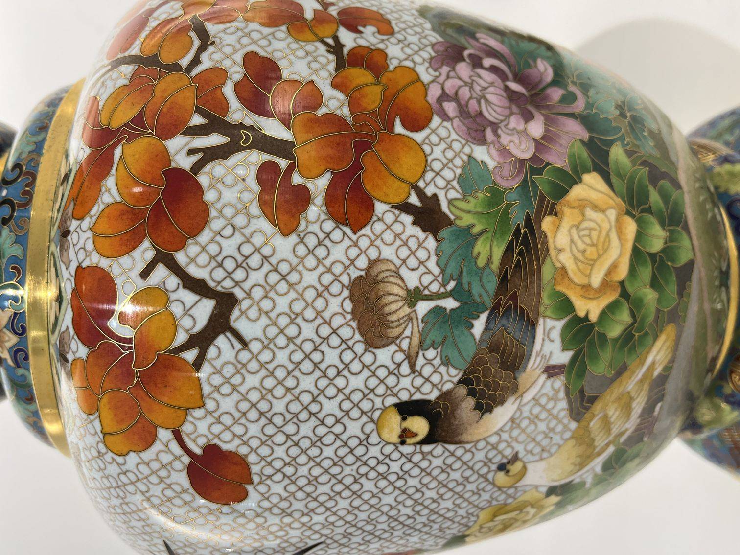 盛世欢歌景泰蓝赏瓶赏析