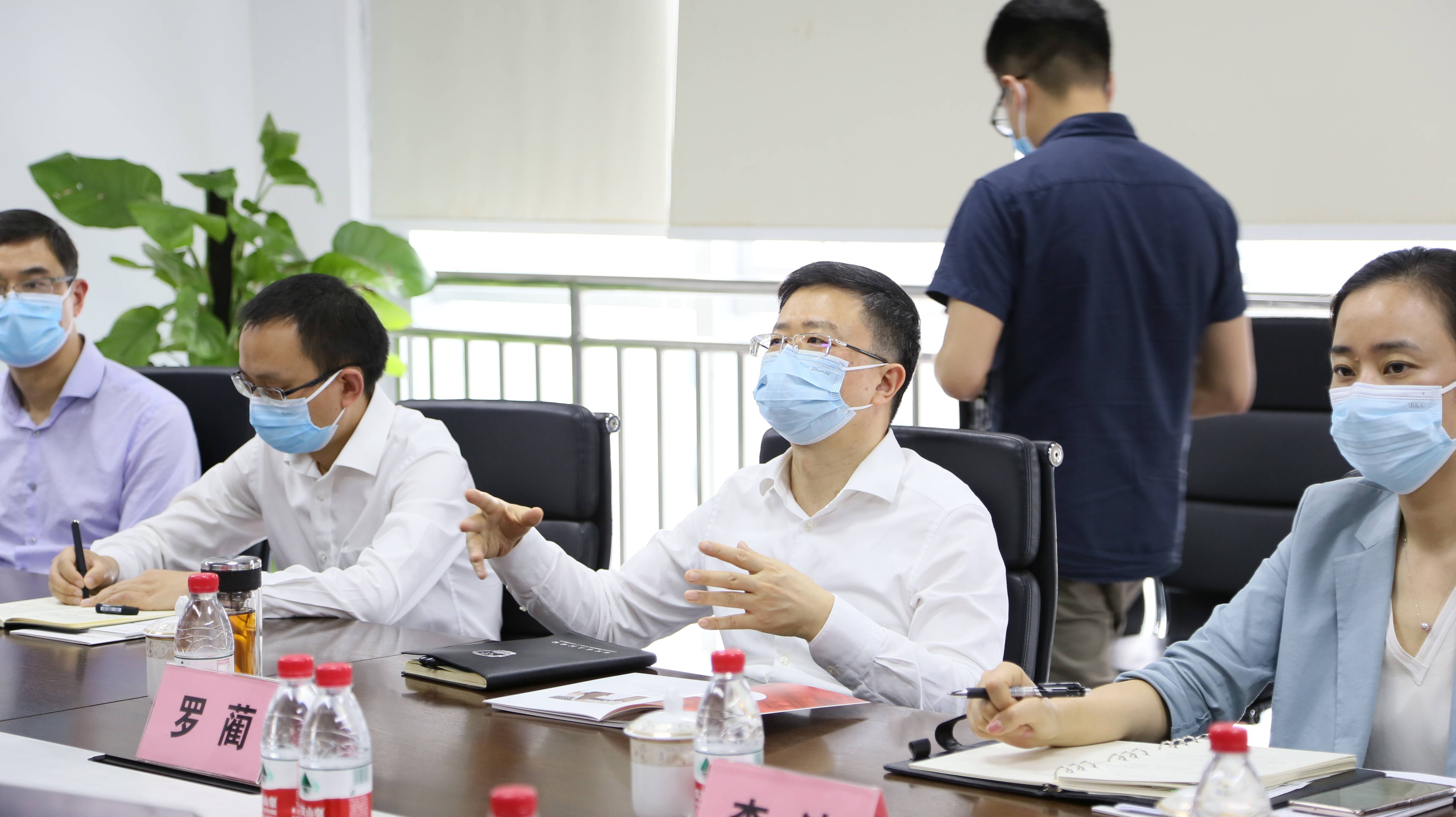 两江新区党工委副书记管委会主任罗蔺莅临百行智能集团调研考察