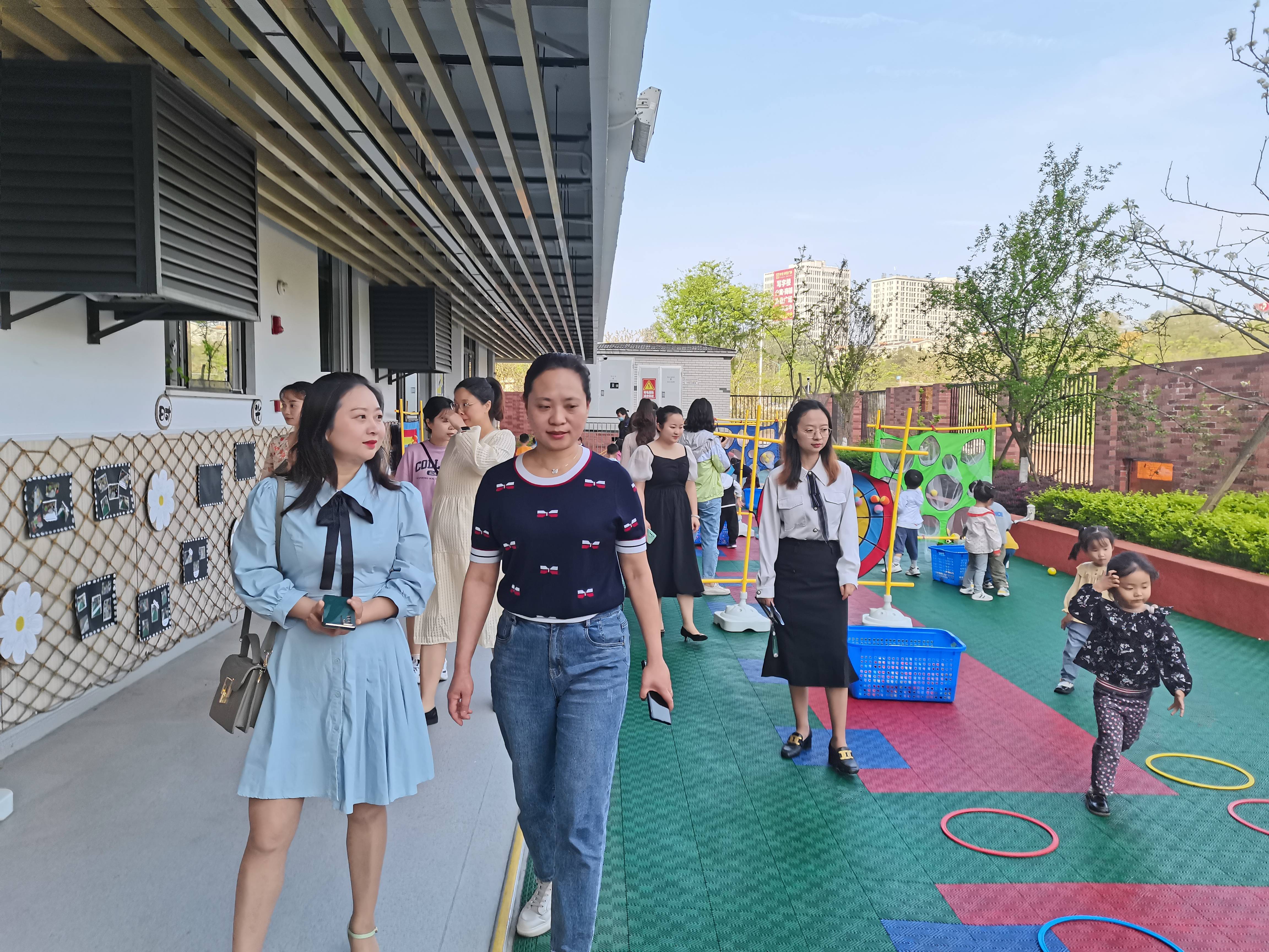 妙區橫生域見童趣陶然路江韻幼兒園迎接區內姐妹園參觀學習