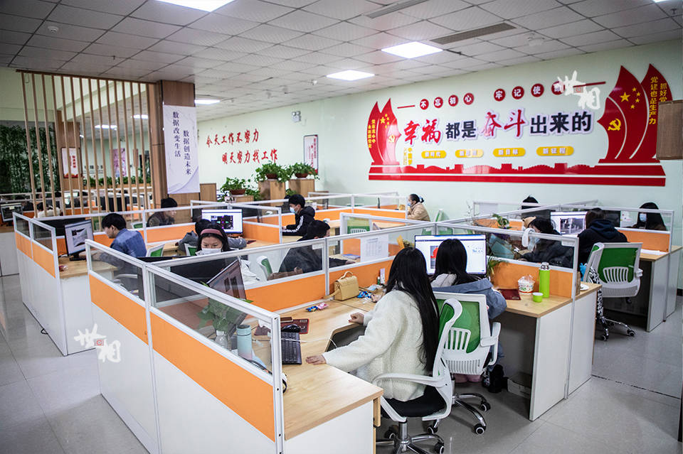 印江|家门口的人工智能训练师