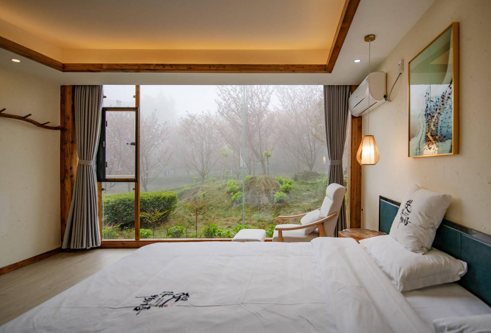 四川赵公山温馨如家的云里雾里樱花里民宿