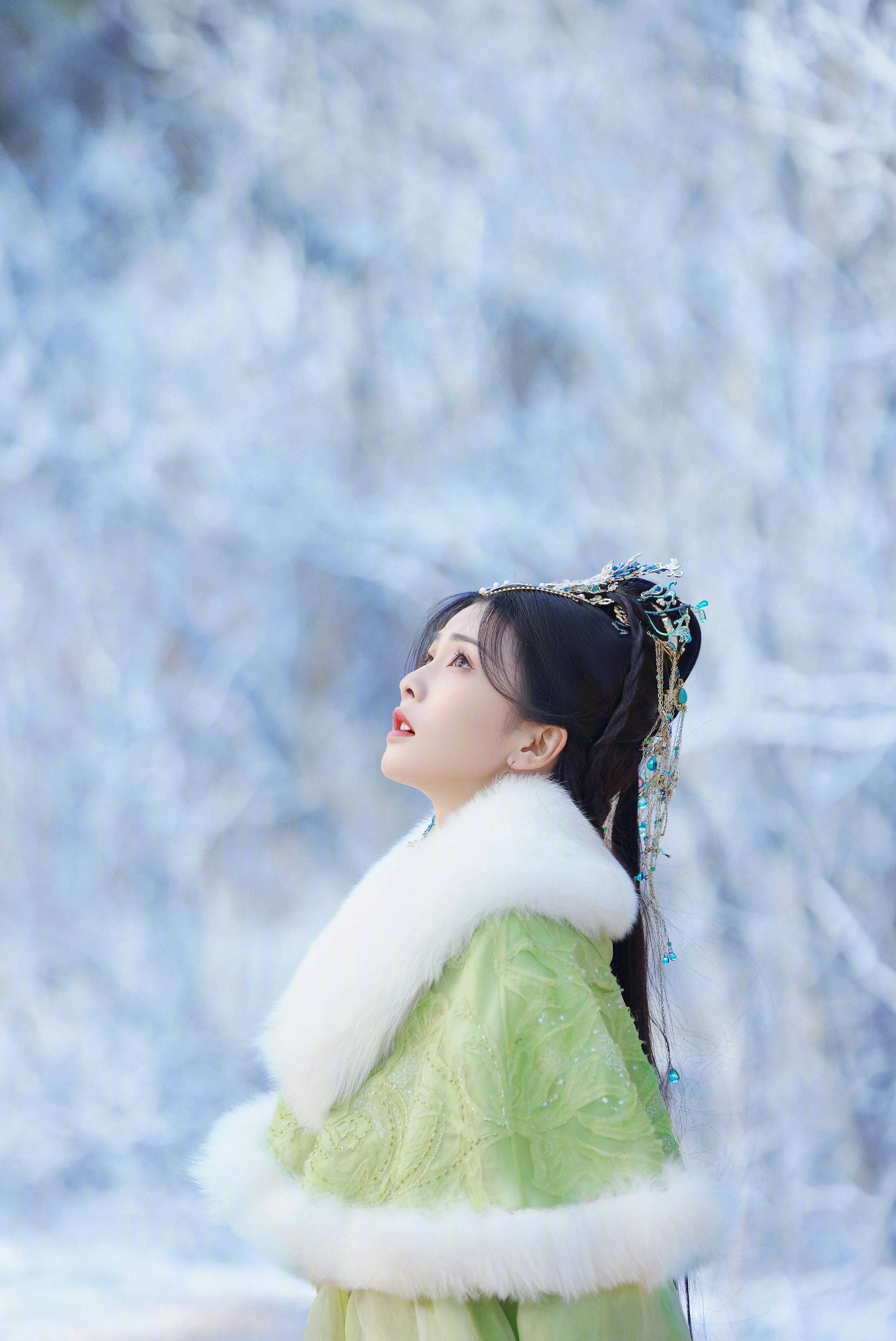 白鹿杀青分享古装剧照恬静秀美 晒手写信不舍告别