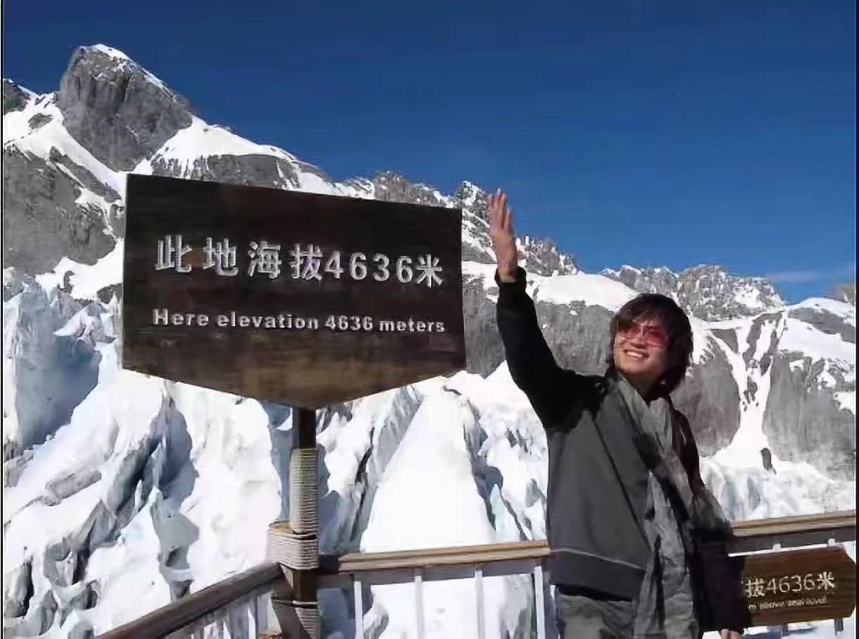 作为国内知名的原创歌手,邱英杰自出道以来先后推出了《东方宜和》