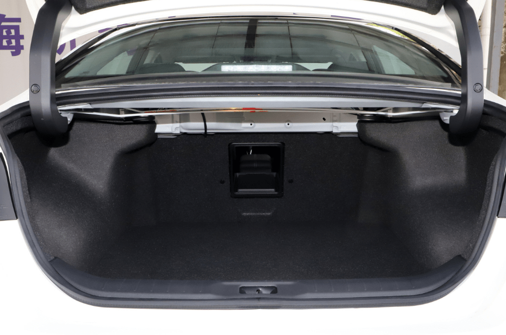 21款2.0l天籁智行领航版 后备箱空间大家觉得2.0l的天籁怎么样?