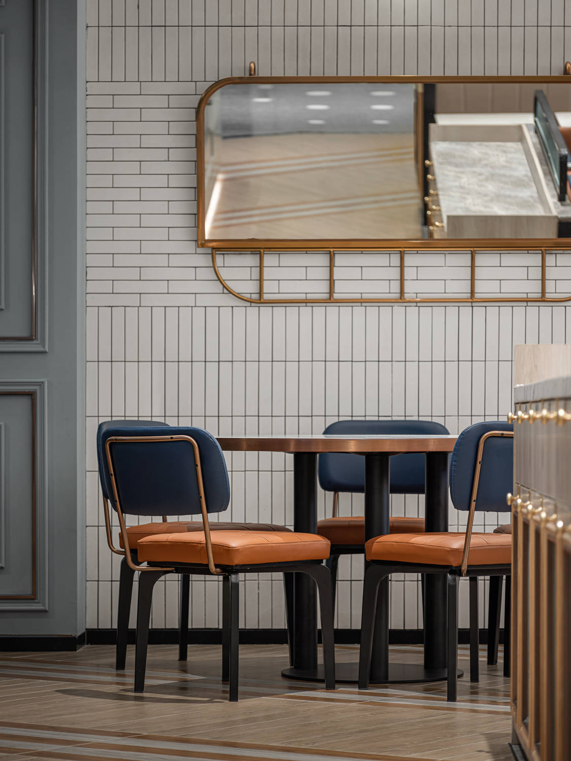 精致又复古,港风又洋气,这港式茶餐厅设计有点厉害_空间_元素_西方