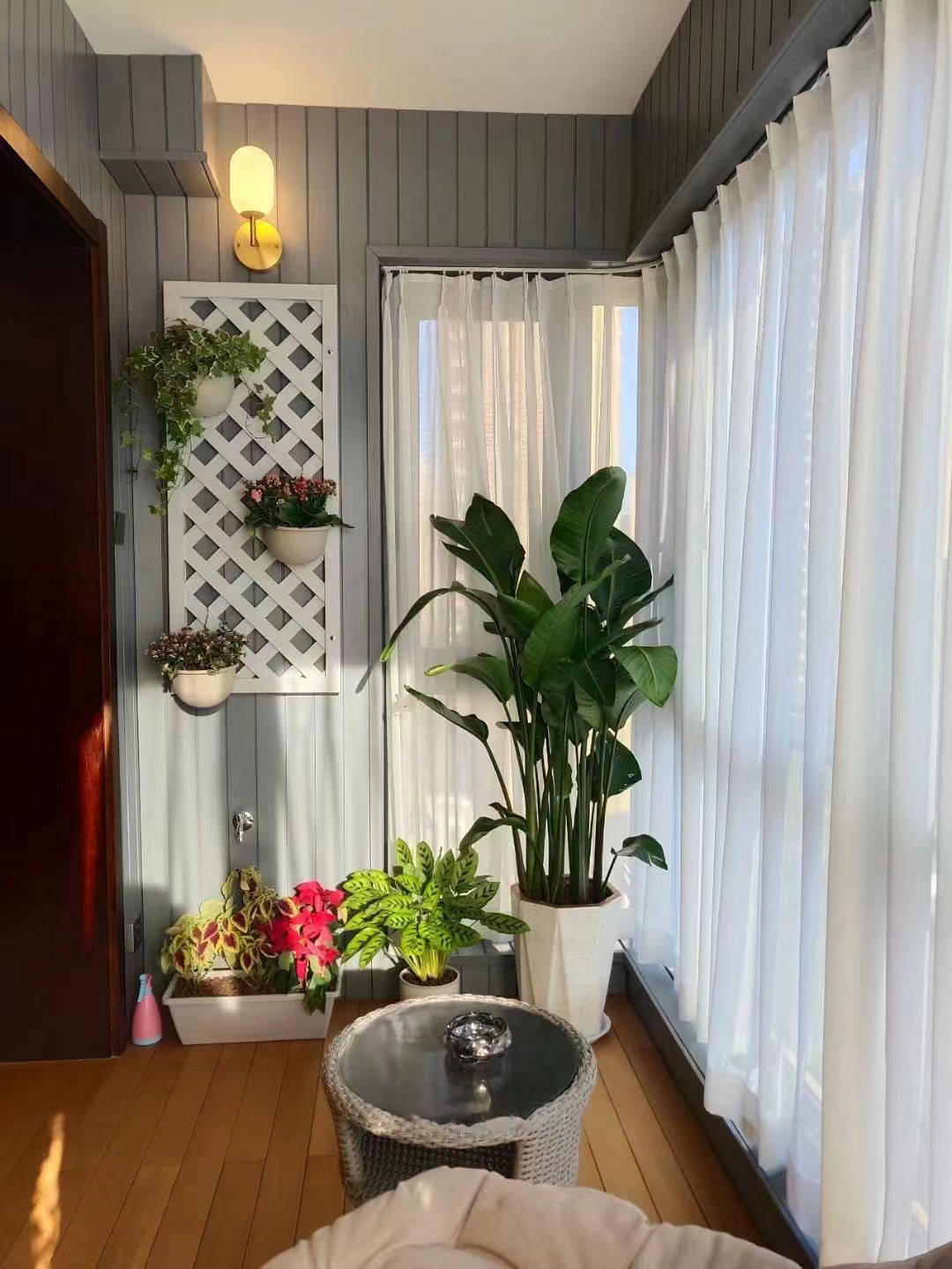 现代简约休闲娱乐阳台装修广州喜鹊林木阳台结合案例图片讲述