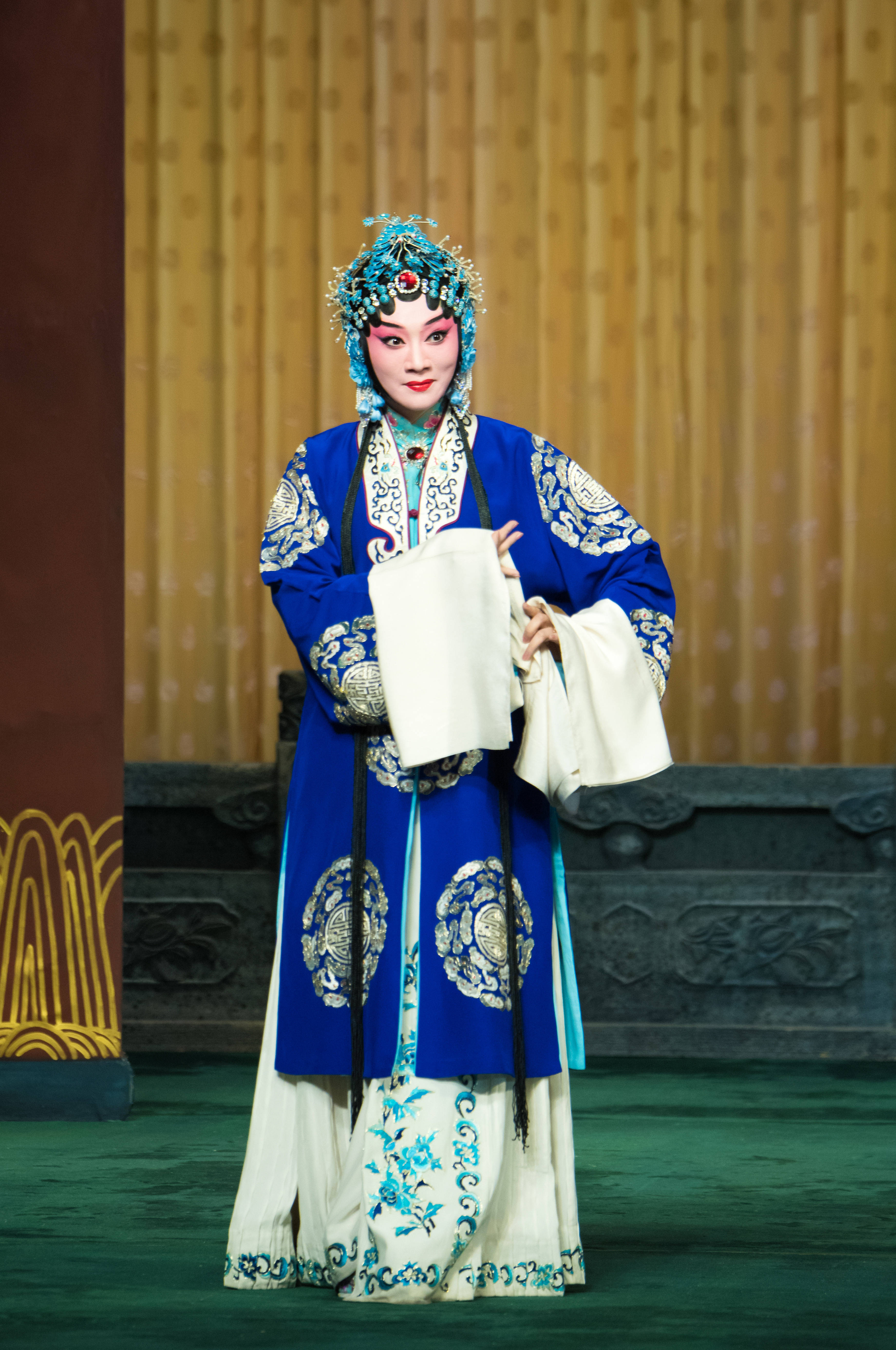 剧照欣赏:邮册设计稿欣赏:路洁,北京京剧院一团青衣演员