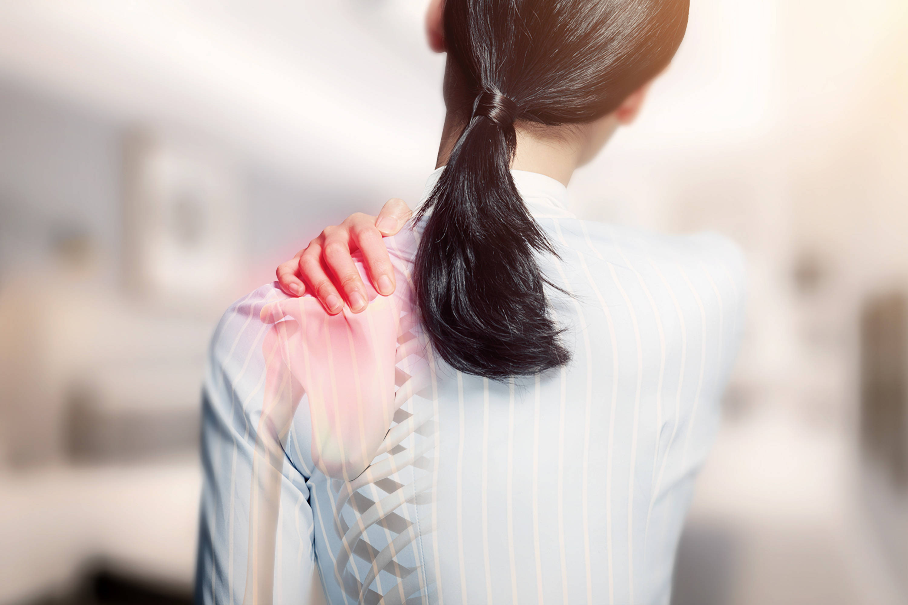 31岁女子受肩周炎多年折磨这种治疗竟15小时解决疼痛