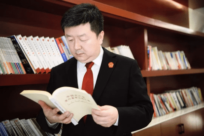 咸阳中院张亚鹏同志获评咸阳市先进工作者