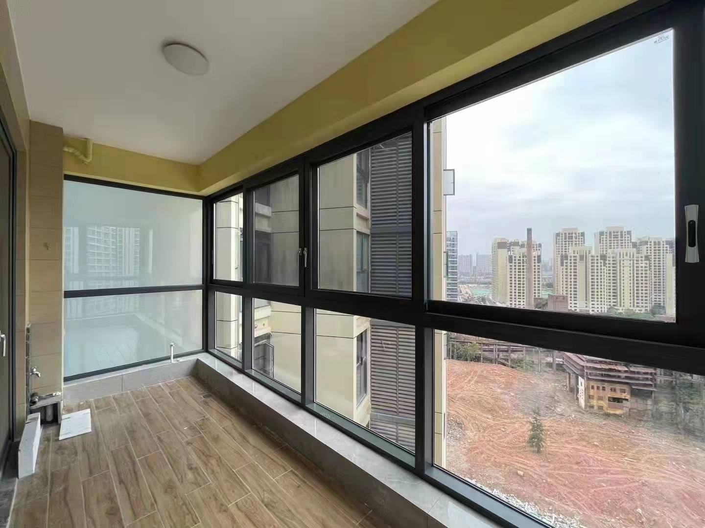 卧室噪音大需要安装隔音窗广州隔音门窗厂家推荐这款推拉窗