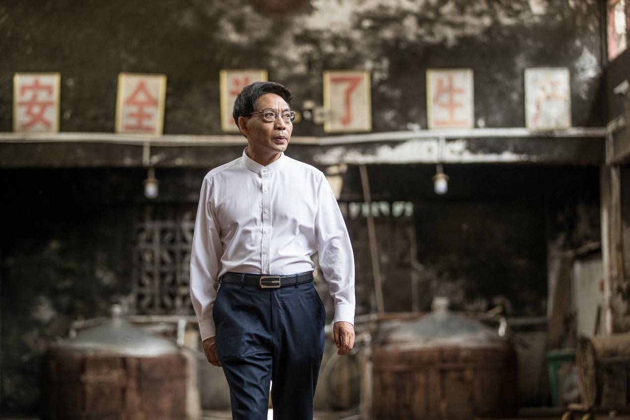 季克良,他从茅台酒厂辞职,如今坐拥2个贵州著名商标_国威_梁明锋_酿造