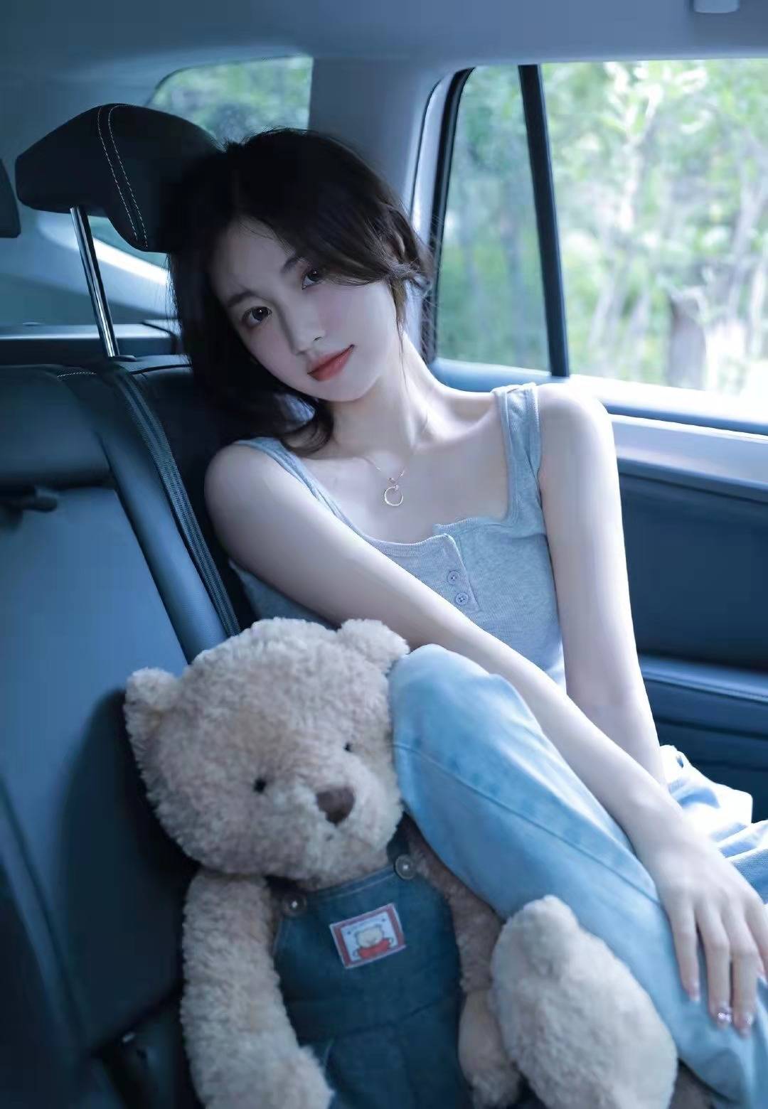 我的困扰是我老公越来越不像话了她回家之后就抱着孩子玩儿但是呢