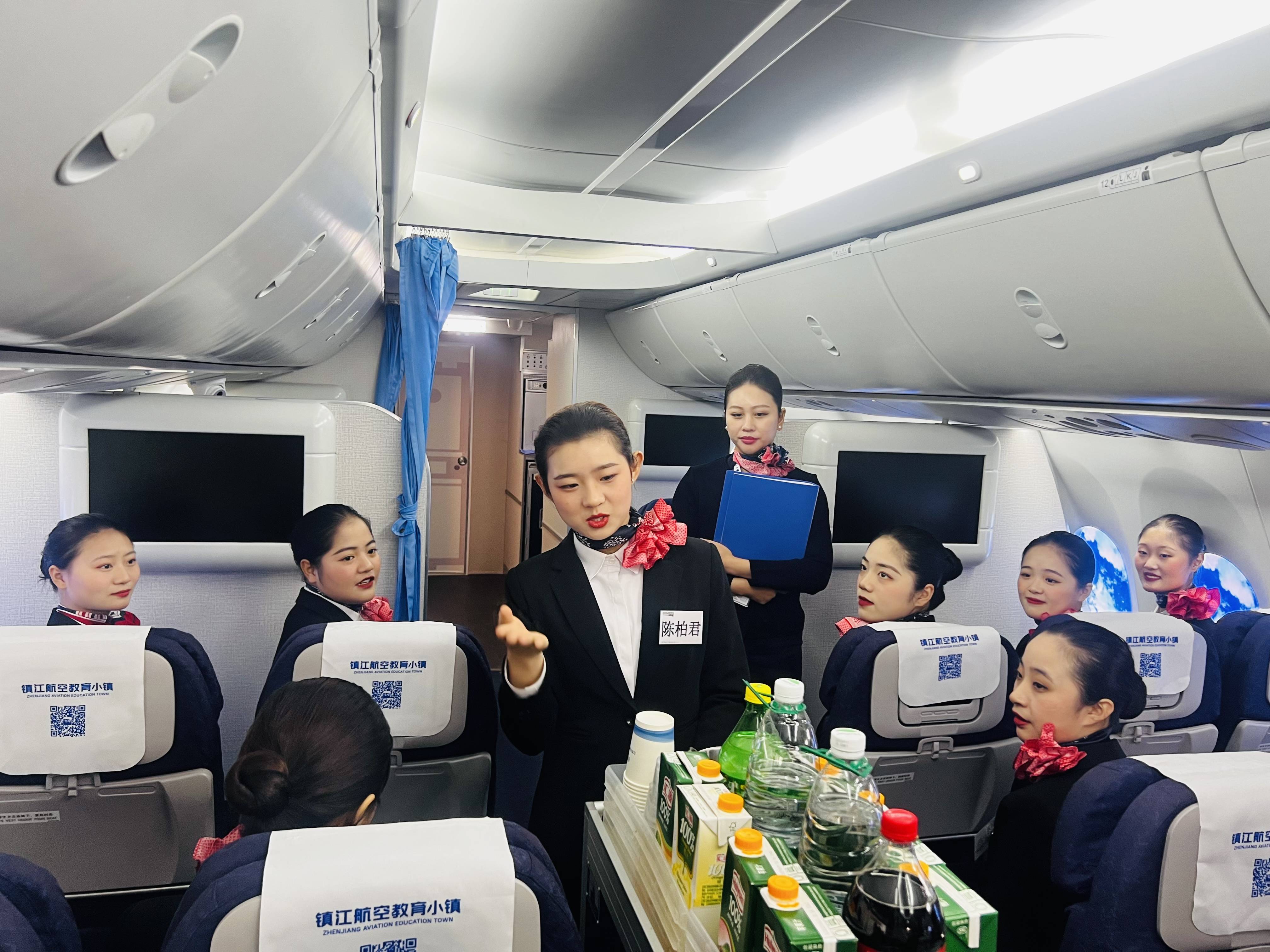 空乘专业就业方向与就业前景盘点空乘专业毕业生六种去向