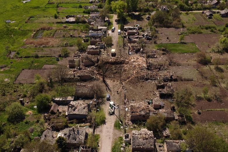 图集| 战火连三月 俯拍乌克兰居民区现状_伊尔平_马里乌波尔_住宅楼
