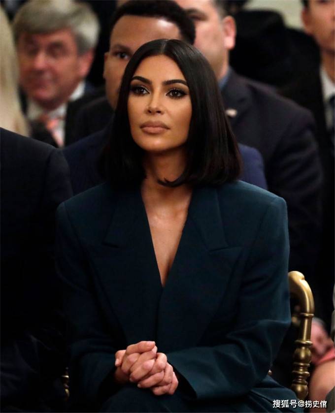 原创美国德克萨斯州枪击案看社交名媛金卡戴珊怎么说