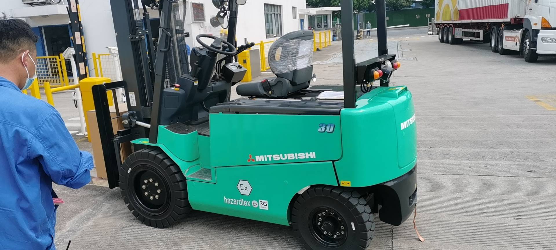 三菱叉车fb30四轮叉车