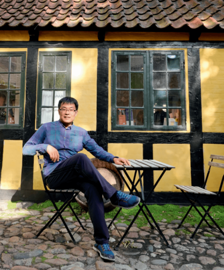 儿童文学译者徐德荣为全世界孩子翻译