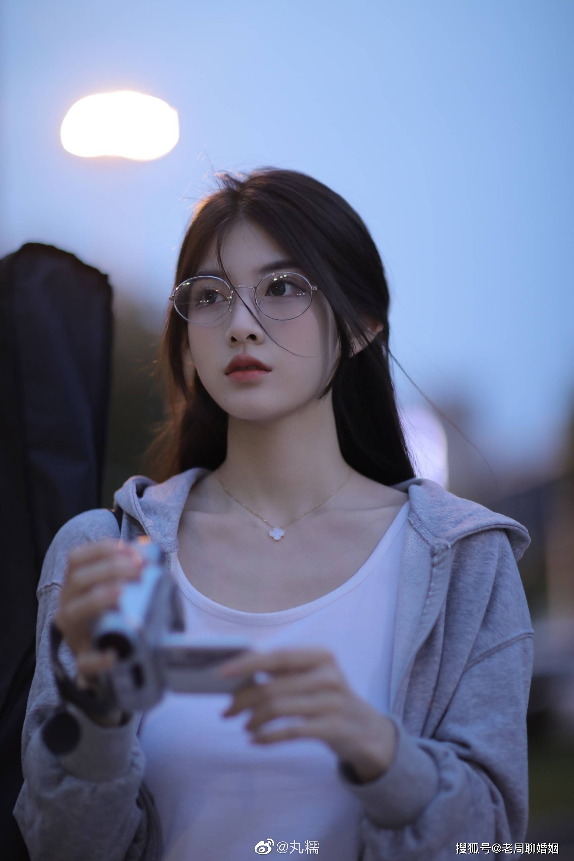 路人甲经常等你下课的漂亮学姐67