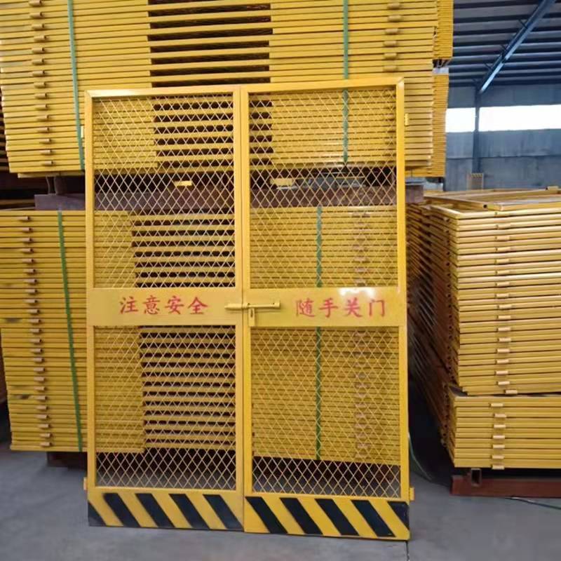 施工楼层电梯防护门18322296888物料提升机安全门人货梯防护门生产