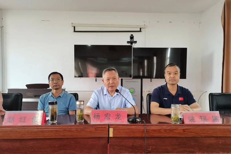 邓州市刘集镇召开十万教师课堂教学大比武总结表彰大会