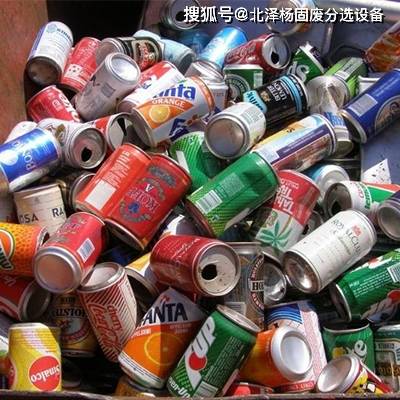 小型挤压机压缩易拉罐空间方便运输