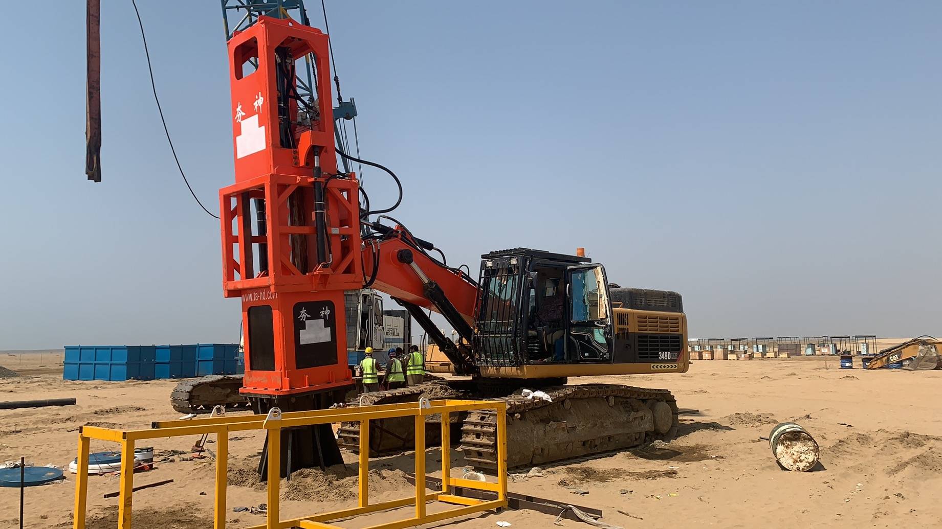 高速液压夯实机也叫"液压机冲击夯","液压强夯机"等,是近几年来新起的