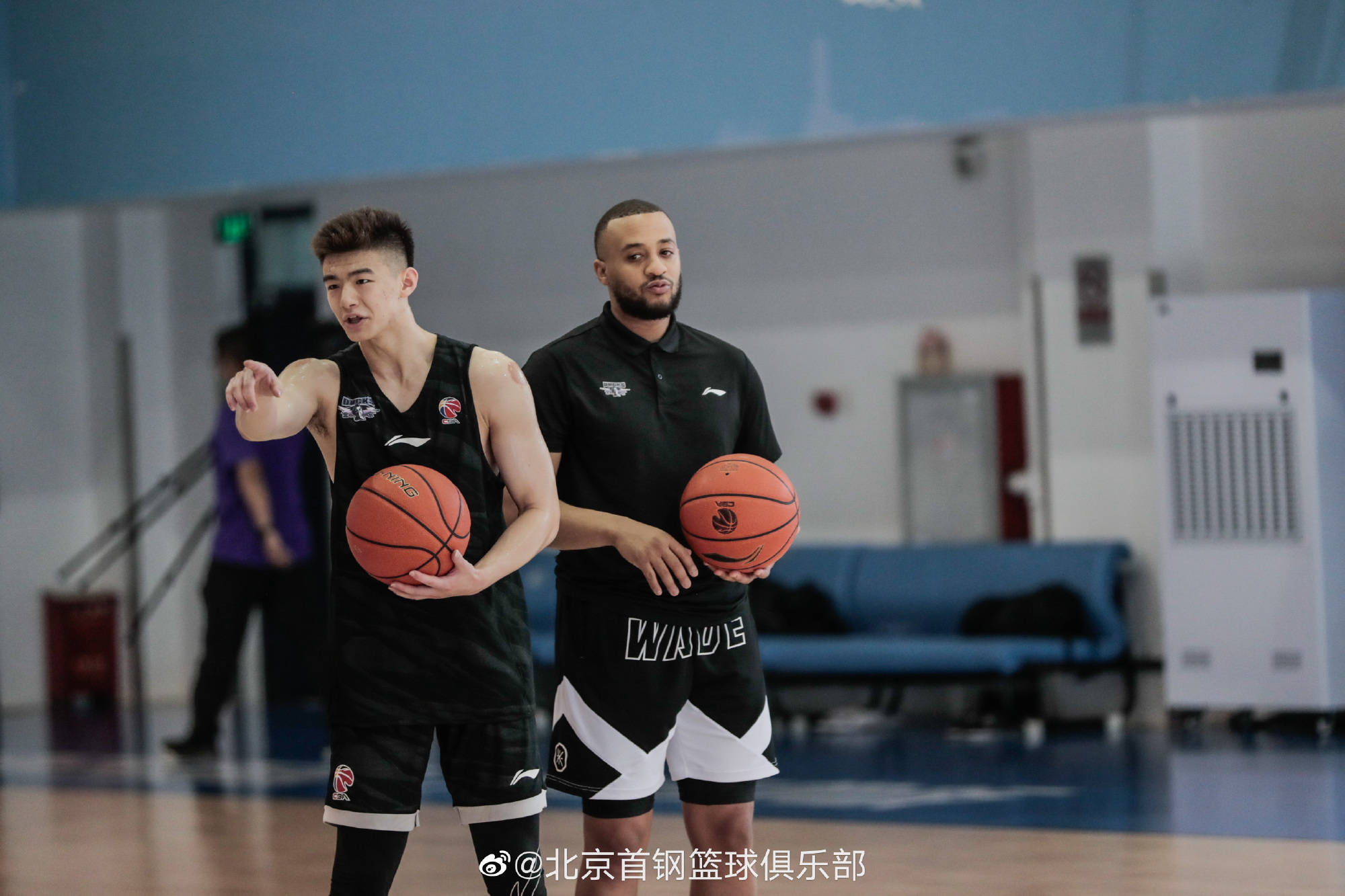 解立彬表扬丘天栾利程杨阿力机会是自己争取的