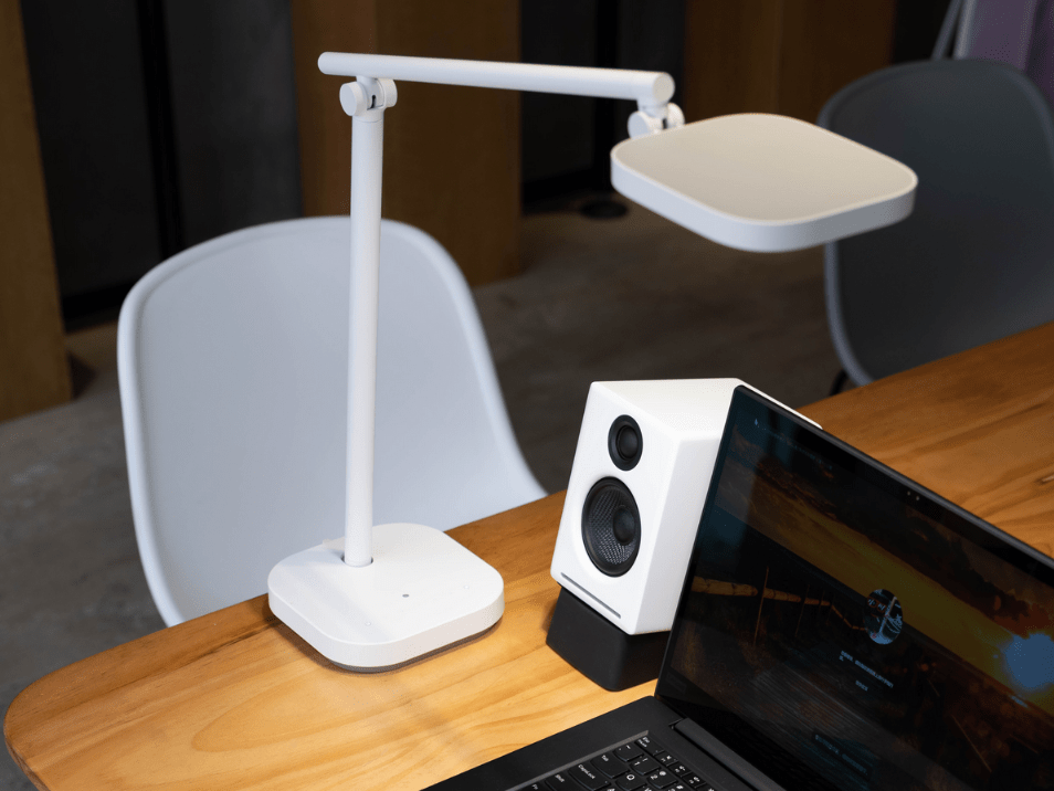 哪种灯对眼睛视力保护最好?推荐几款光线非常柔和的护眼台灯